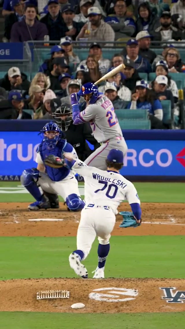 Quick reflexes from Justin. 😳 #dodgers #sports #losangeles 