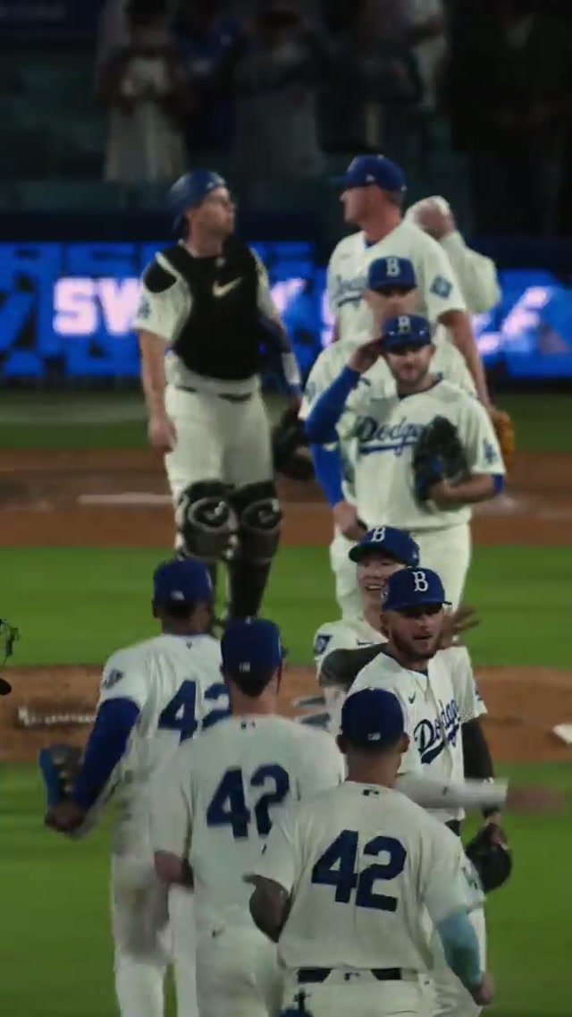 SWEEP! 🧹 #dodgers #sports #losangeles 