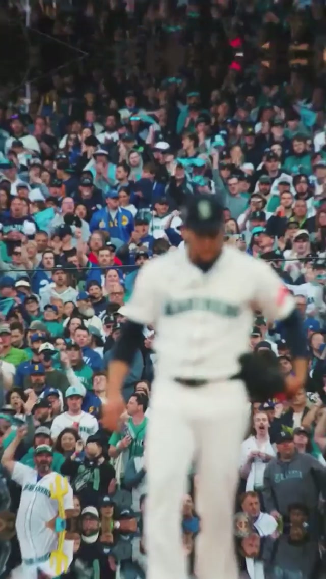 La Piedra gets the rock. #TridentsUp
#MLB #Mariners #Baseball 