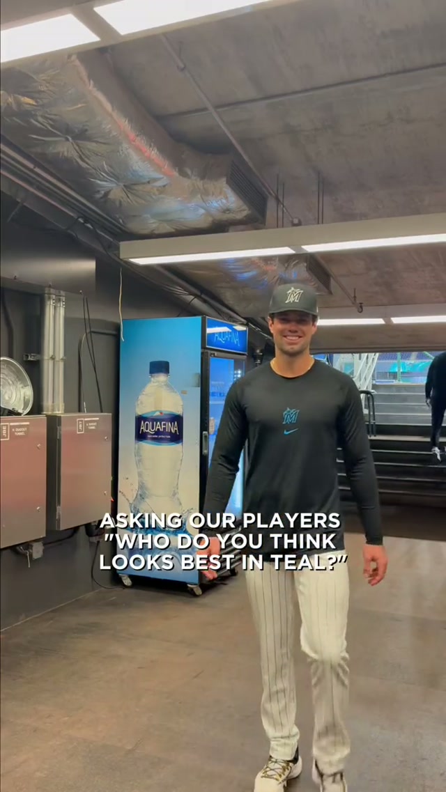 Who do you think looks best in the teal? 🤔
#mlb #marlins 