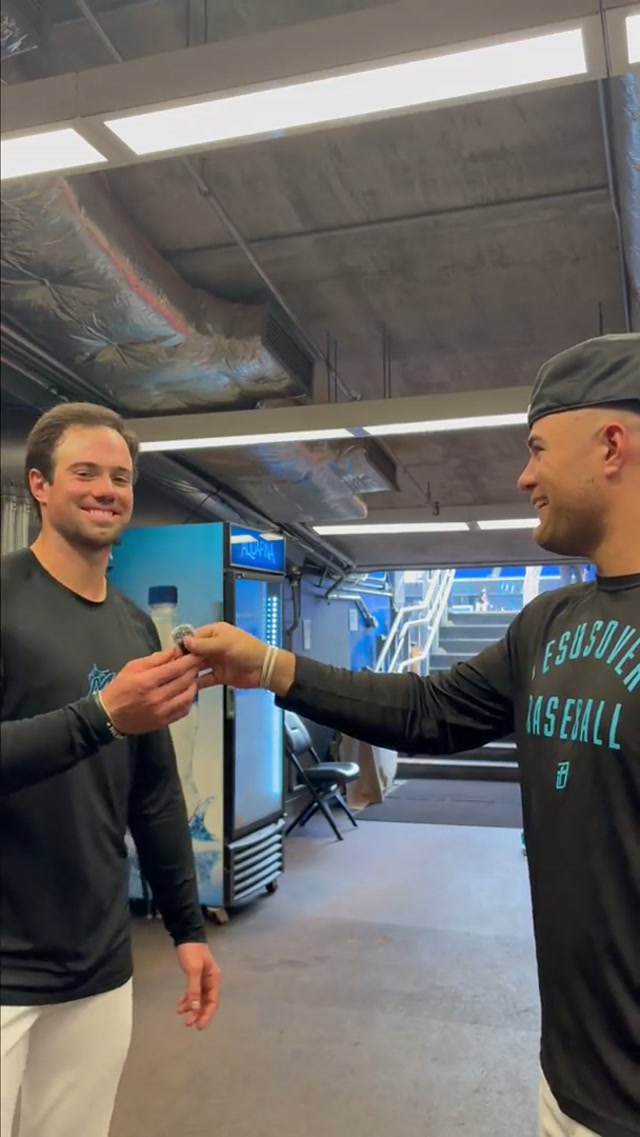 Tough day to be Xavier 😅
#mlb #marlins #qotd