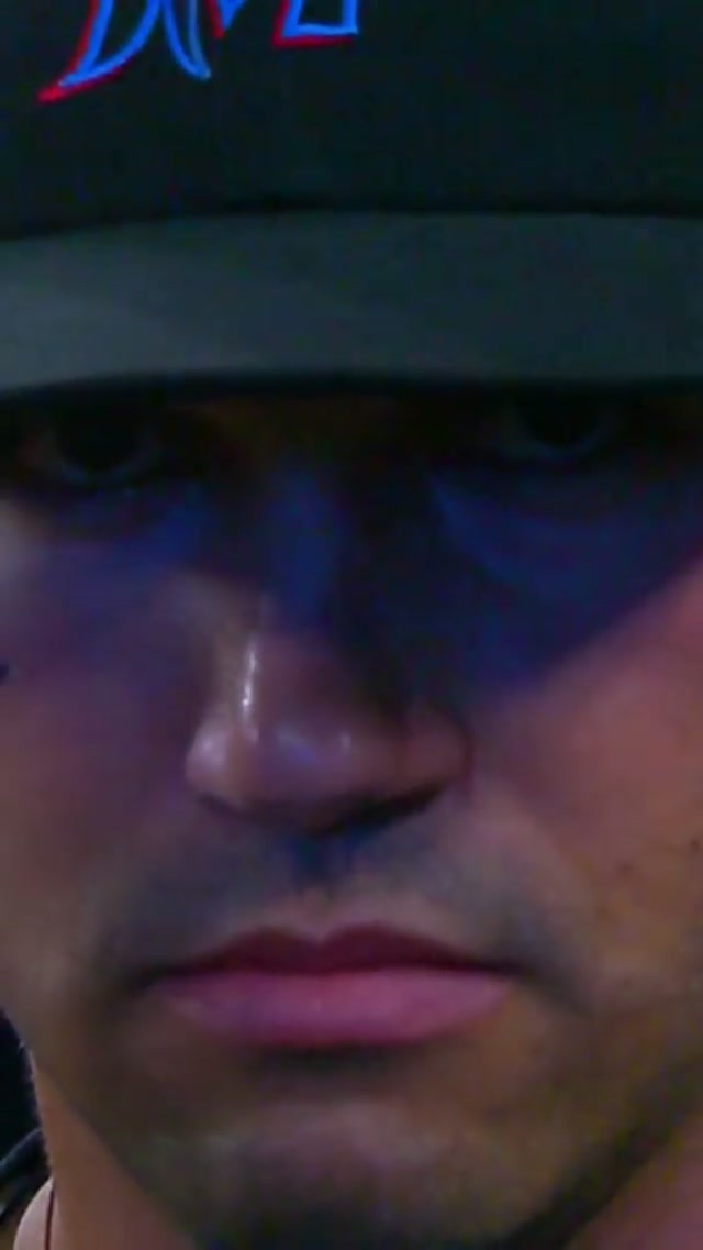 are you not entertained? 😈 #mlb #marlins #tylerphillips 