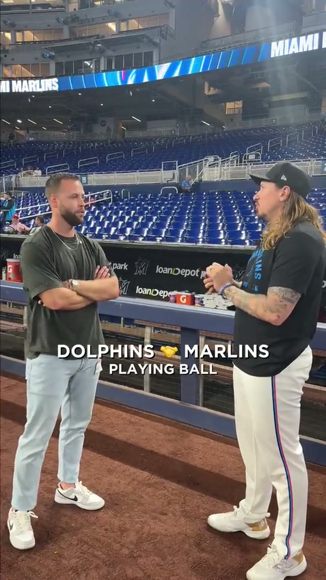These guys know ball or whateva 👀🏈⚾️

#marlins #dolphins #mlb #nfl 
