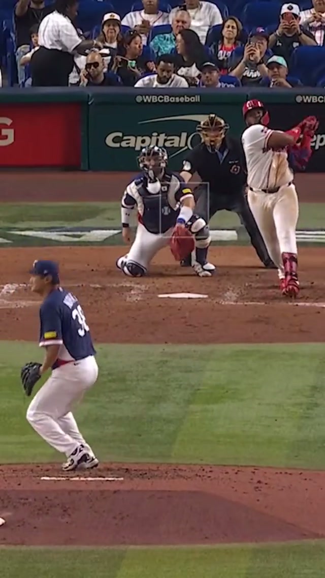 HOW DID JUAN SOTO DO THAT?! 🤯 #mets #juansoto #wbc #worldbaseballclassic 