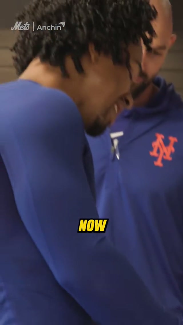 Photographer Lindor is available for Quinceañeras and Sweet Sixteens 🤣📸 Inside The Diamond Episode 4: New Momentum presented by Anchin 💎 #mets #photographer #barista #franciscolindor 