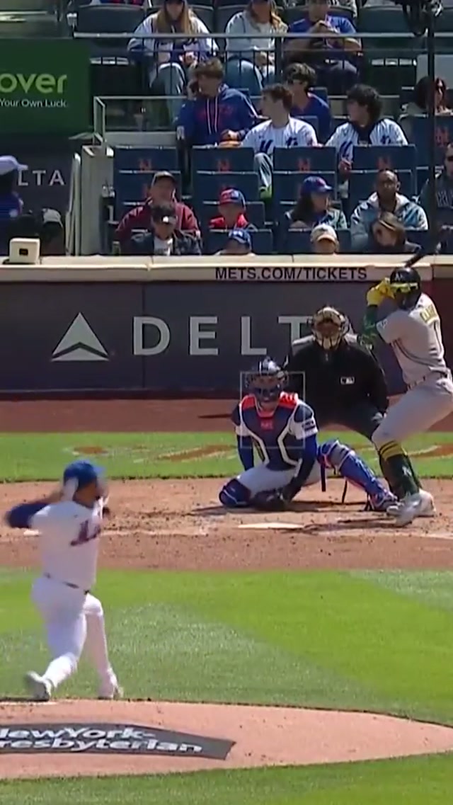 WHAT A CATCH! 🤯 #mets #mlb #defensiveplay #divingcatch #lgm