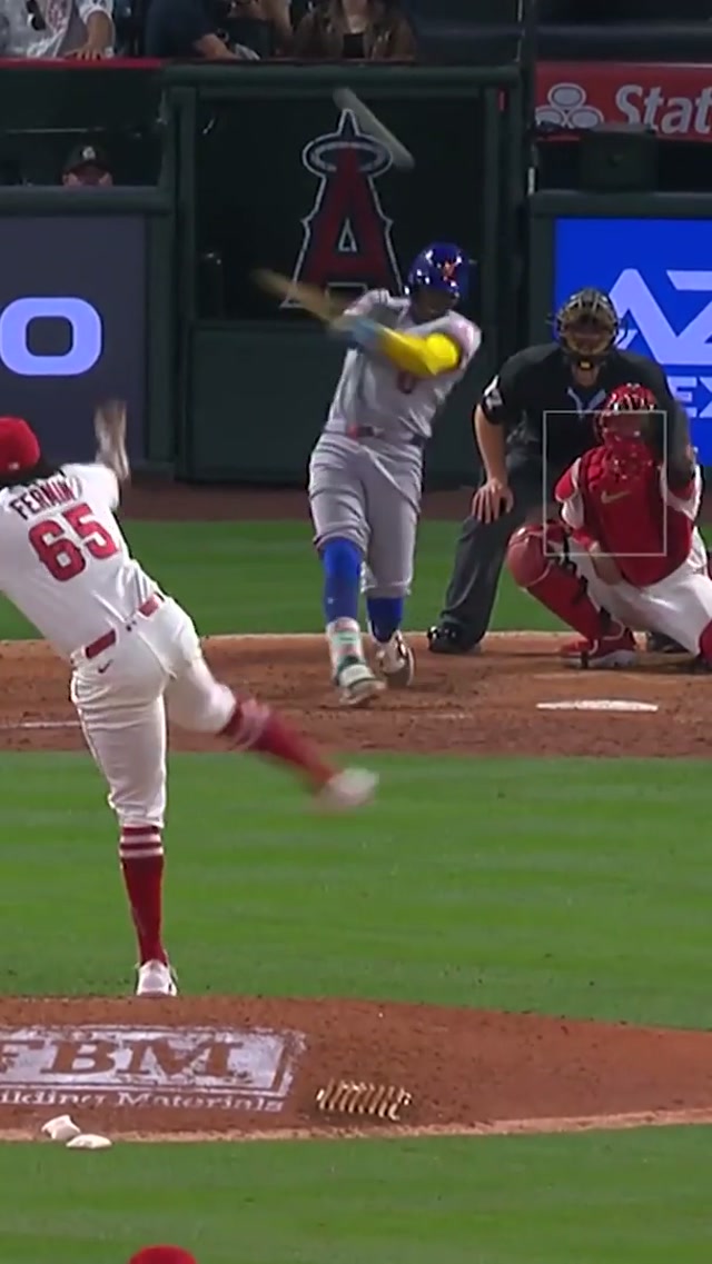 Go-ahead, Ronny! 🔥 #mets #homerun #mlb 