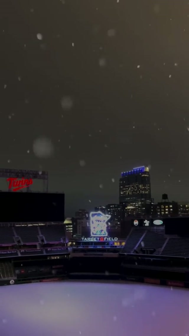 Look who we just spotted over Target Field 👀