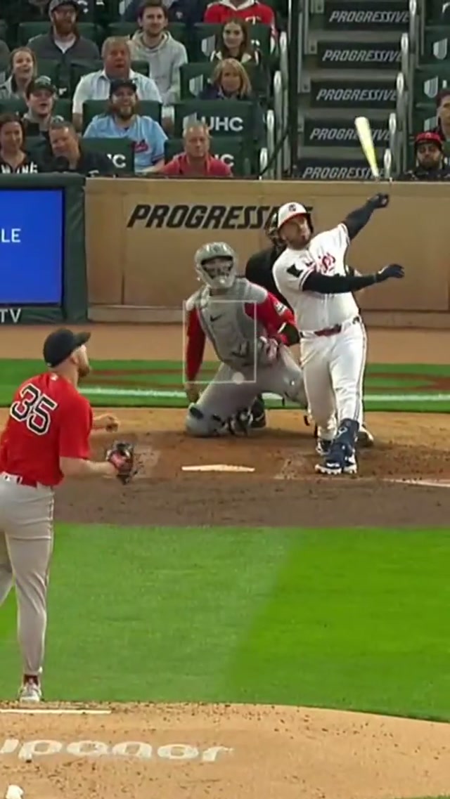 Things Victor did: THAT #MLB #mntwins #homerun 