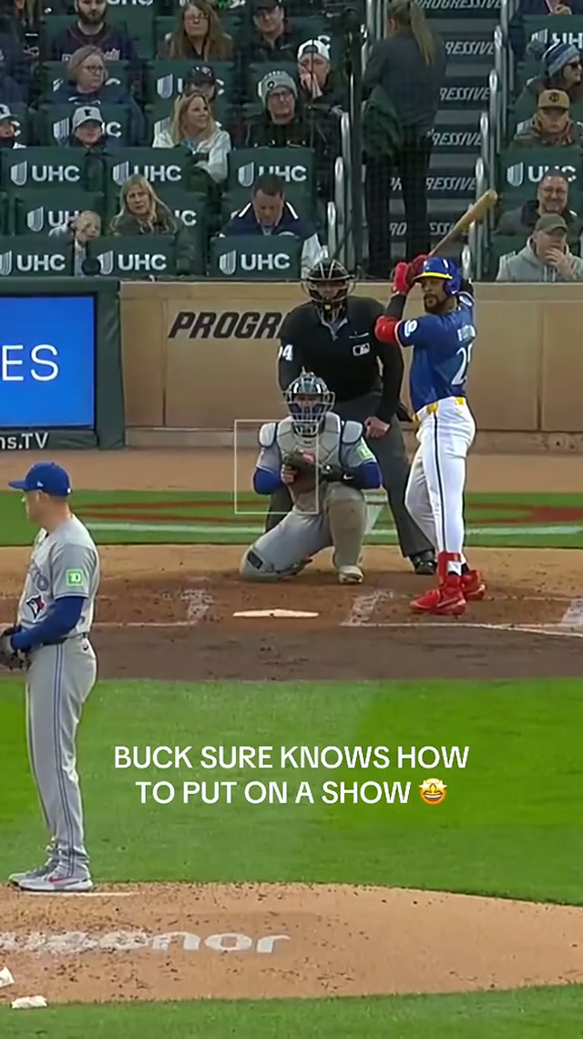 They don’t call it The Show for nothing.
#mntwins #homerun #mlb 
