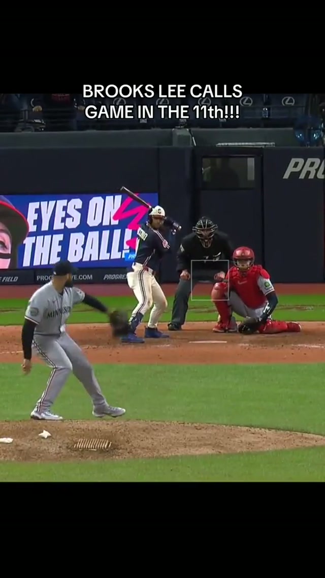 GAME ENDING WEB GEM #mlb #mntwins #defense #brookslee
