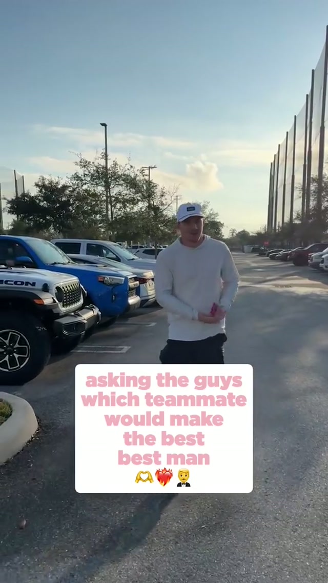 they got candy for doing this 🤵‍♂️❤️‍🔥 #valentinesday #bestman #baseball #qotd 