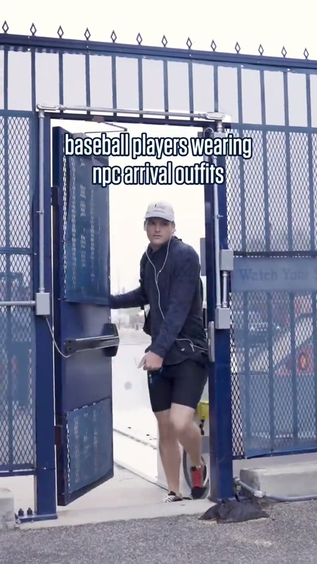 THEY’RE SERVING a balanced, practical meal that doctors everywhere would endorse #fitcheck #casual #mlb 