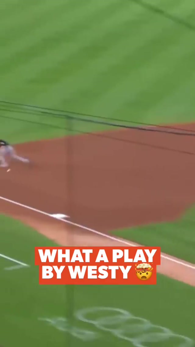 Flashing the leather 🔥 #baseball #sctop10 #mlb #orioles #webgem