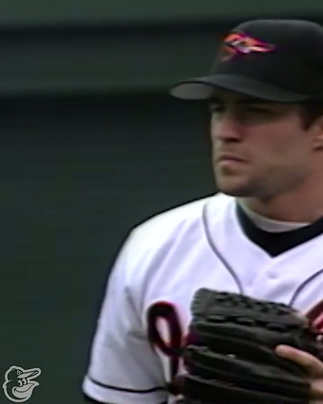 MOOOOOSE 🫎
The Hall of Fame right-hander racked up 1,535 strikeouts and 147 wins during 10 seasons in Baltimore. He won four Gold Gloves and earned all five of his career All-Star selections with the Orange Birds!
#throwback #retro #baseball #mlb #orioles #pitcher #legend #halloffame #fyp #edit