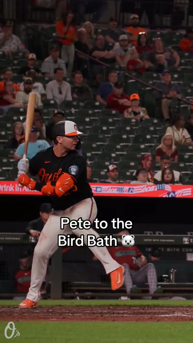 Polar Pete has us fired up 🔥

#petealonso #homerun #orioles #mlb #camdenyards 