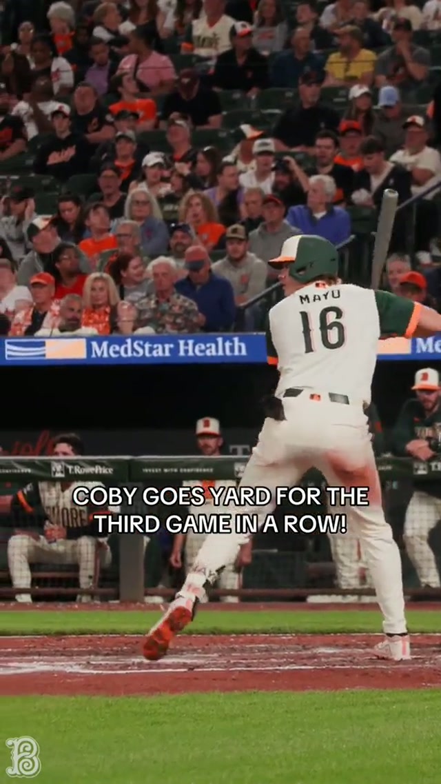 Might be time to add a fourth condiment to that Hot Dog Race.

#cobymayo #orioles #homerun #camdenyards #mlb 