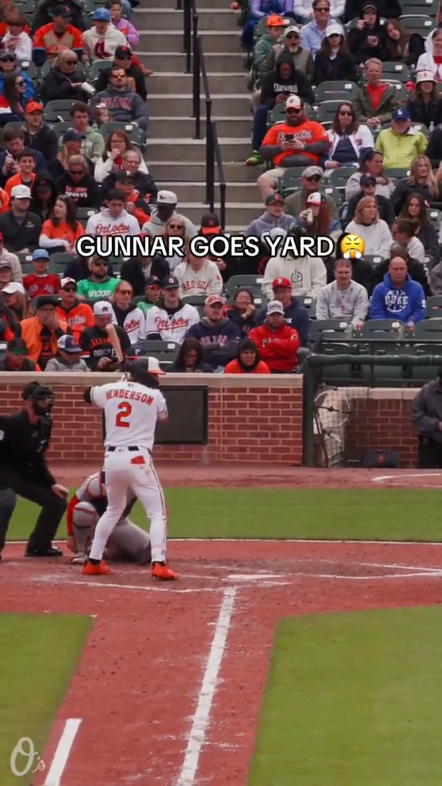 His ninth homer of the season!!

#gunnarhenderson #orioles #homerun #mlb #camdenyards 