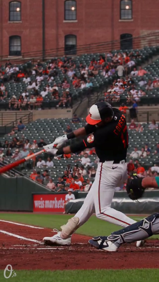A MOOOOOOOOO(N) shot #homerun #orioles #mlb #baseball #baltimore 