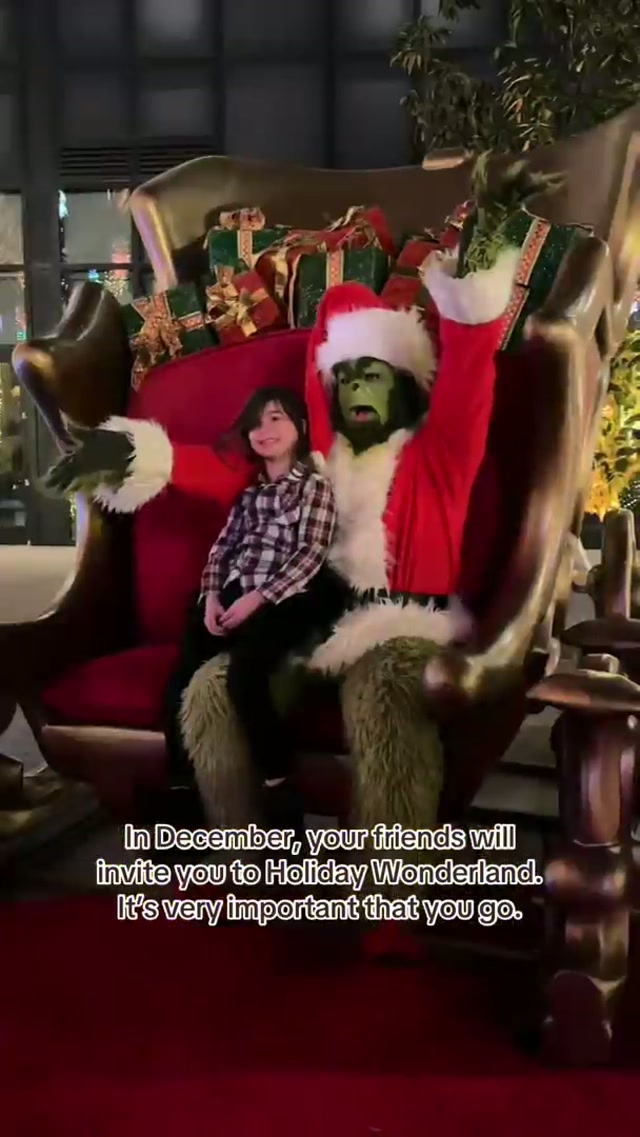 It’s timeeeee ✨ #sandiego #christmas #holidays #thingstodo #grinch  