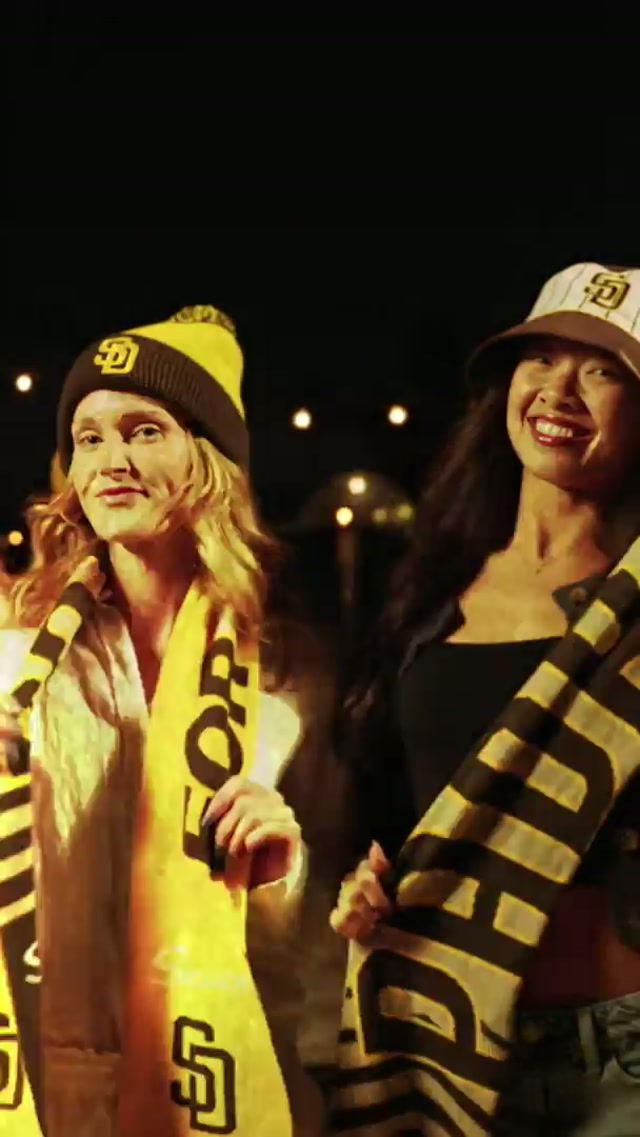 Hold up, pose. #Padres #MLB #Giveaways #Merch #SanDiego 