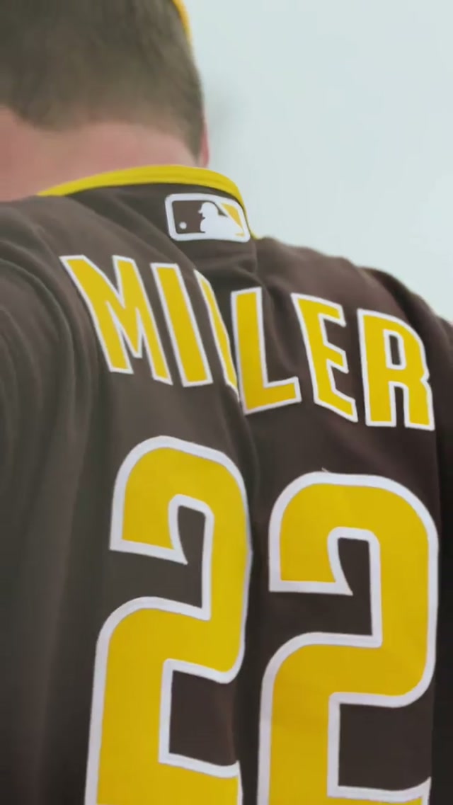 Desert heat 🔥 #mlb #baseball #bullpen #pitcher #spring 