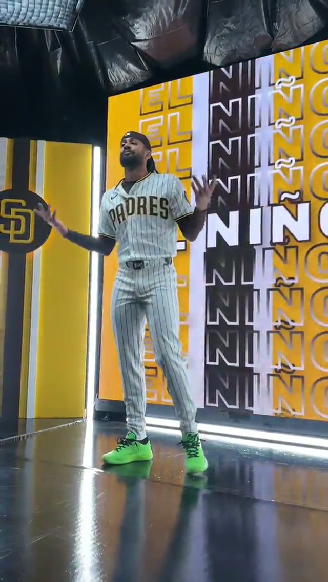 BTS with the boys 😎 #mlb #baseball #padres #sandiego #bts 