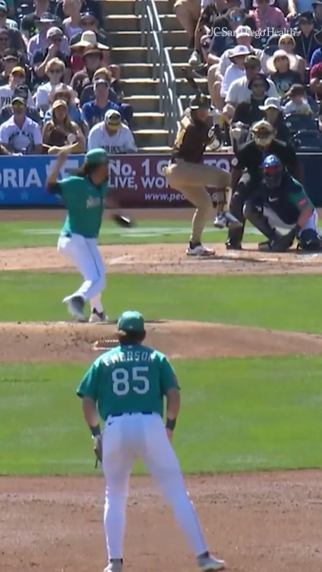 Another one, thank you 🙂‍↕️ #mlb #baseball #padres #sandiego #homerun 