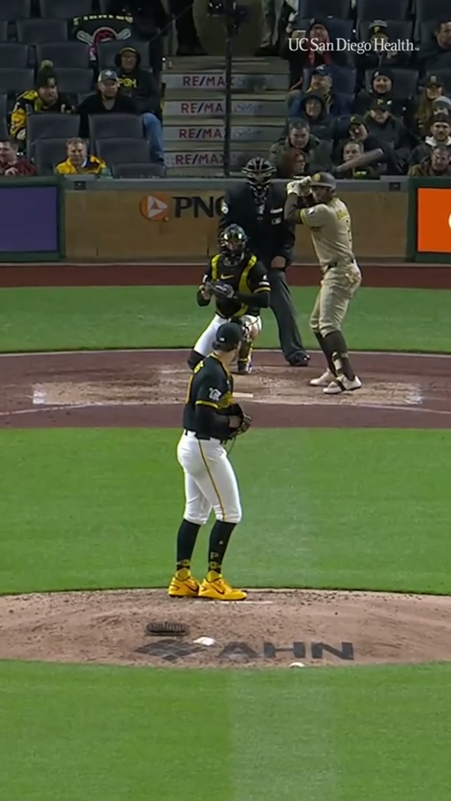 BOGEY!!! #MLB #padres #baseball #homerun 