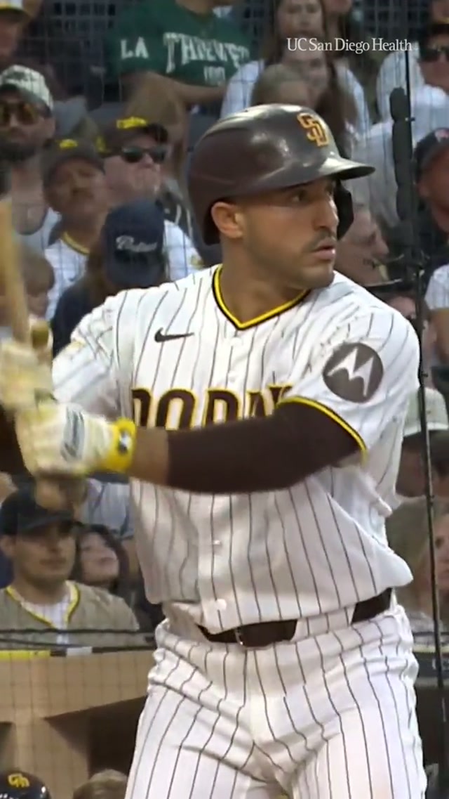 It's Ramón's world and we're just living in it 🤘#MLB #padres #baseball #homerun 