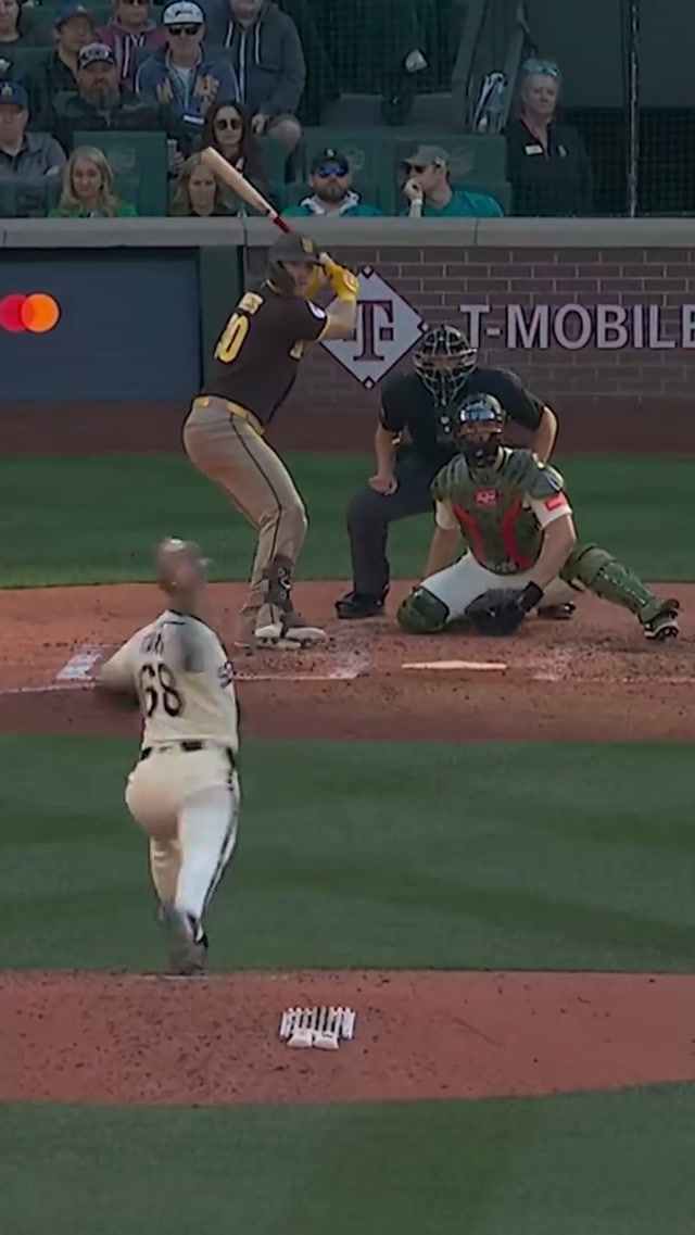 Oh Sheets, here we go again. #MLB #baseball #padres #homerun 