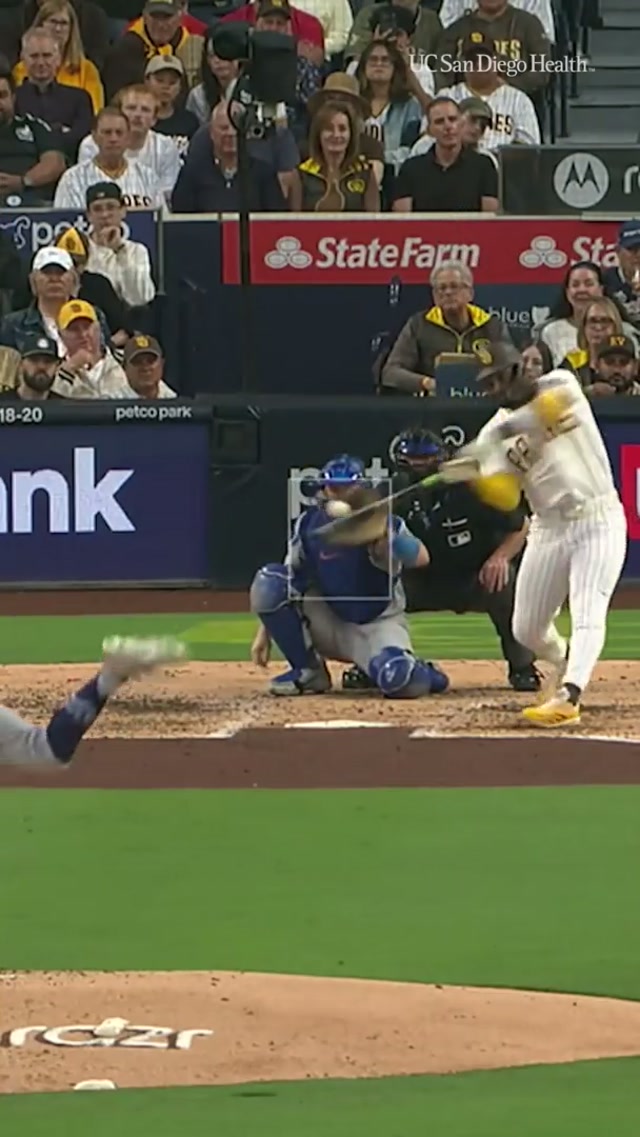 and I oop 👀 #padres #mlb #baseball #homerun 