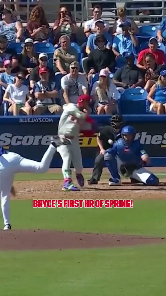 The first Harper homer of the year! #mlb #phillies #springtraining 