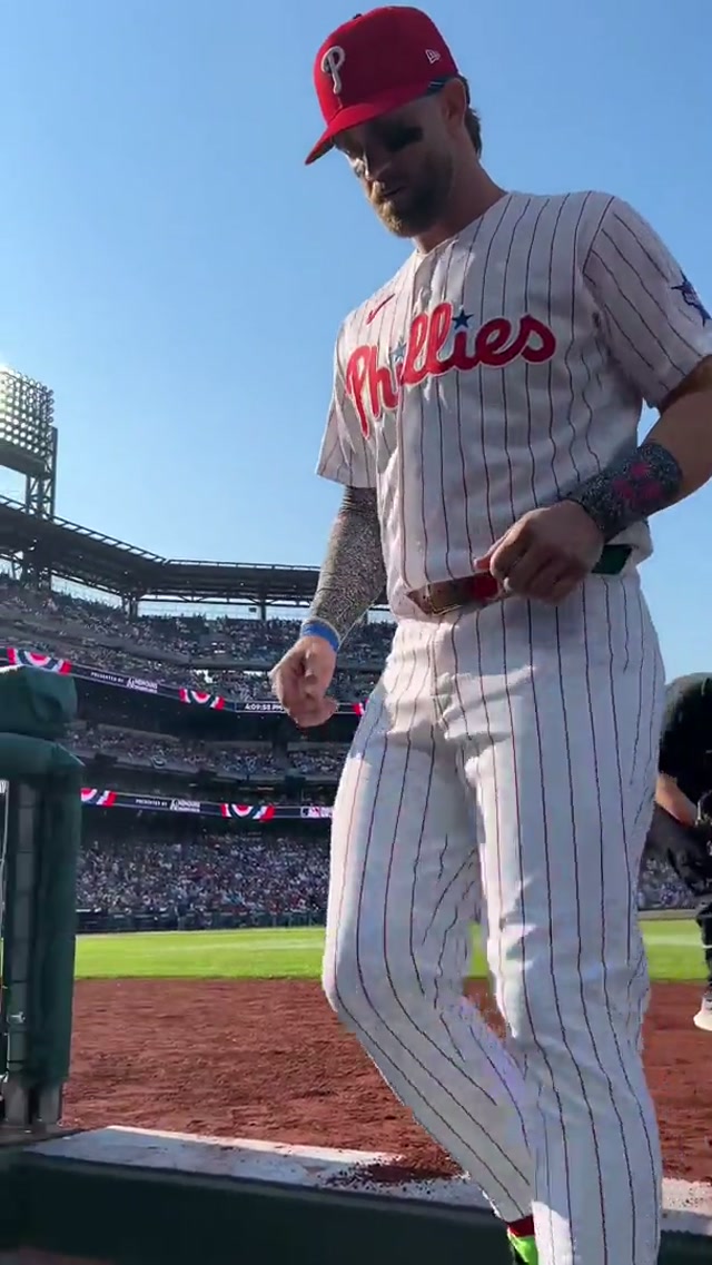 Make #OpeningDay a national holiday #MLB #Phillies 