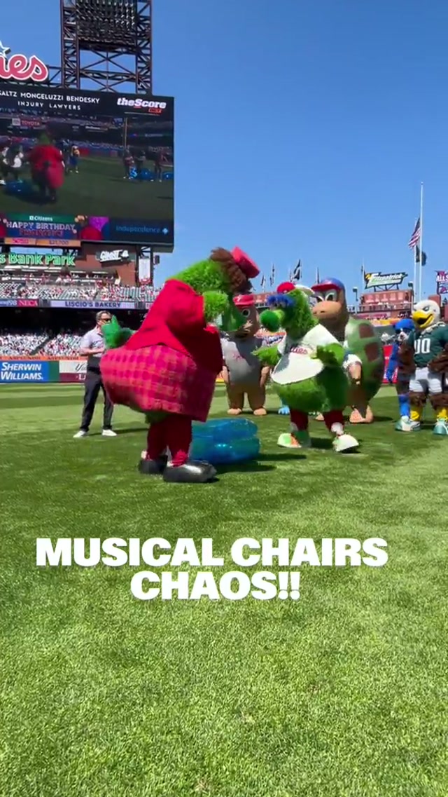 All’s fair in musical chairs 🤣 #MLB #Phillies #PhilliePhanatic 