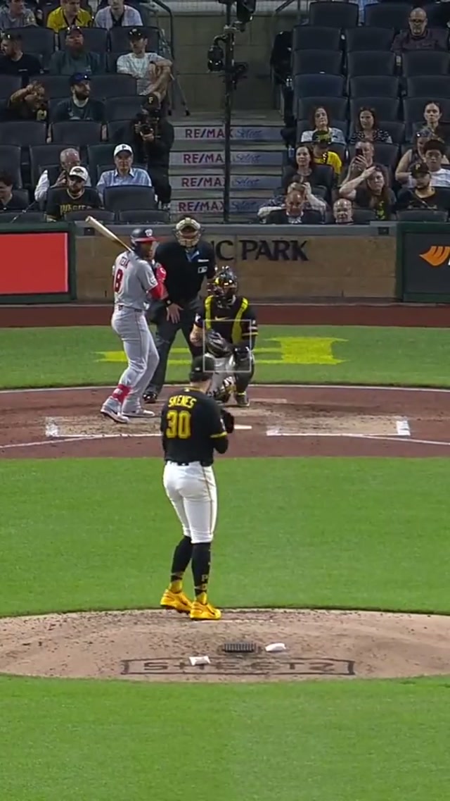 Just saw someone fall to their knees in PNC Park. ✌️ #mlb #pittsburgh #pirates 