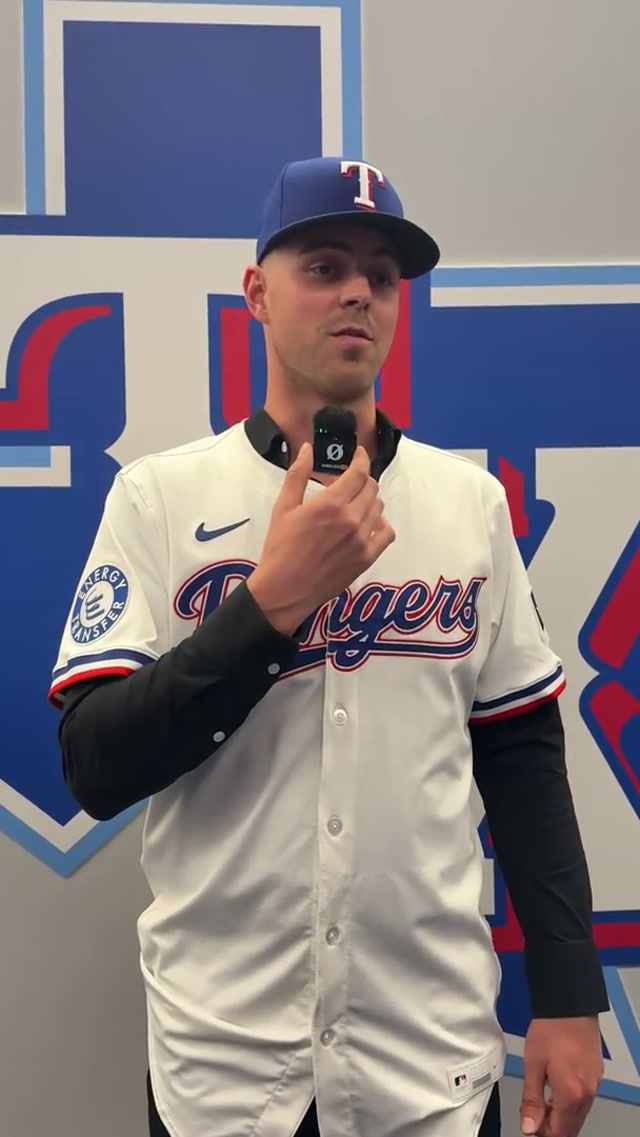 The hard hittin' questions 🤠🎤