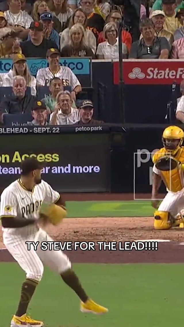 that’s our QB1🫡 | #reds #mlb #baseball 