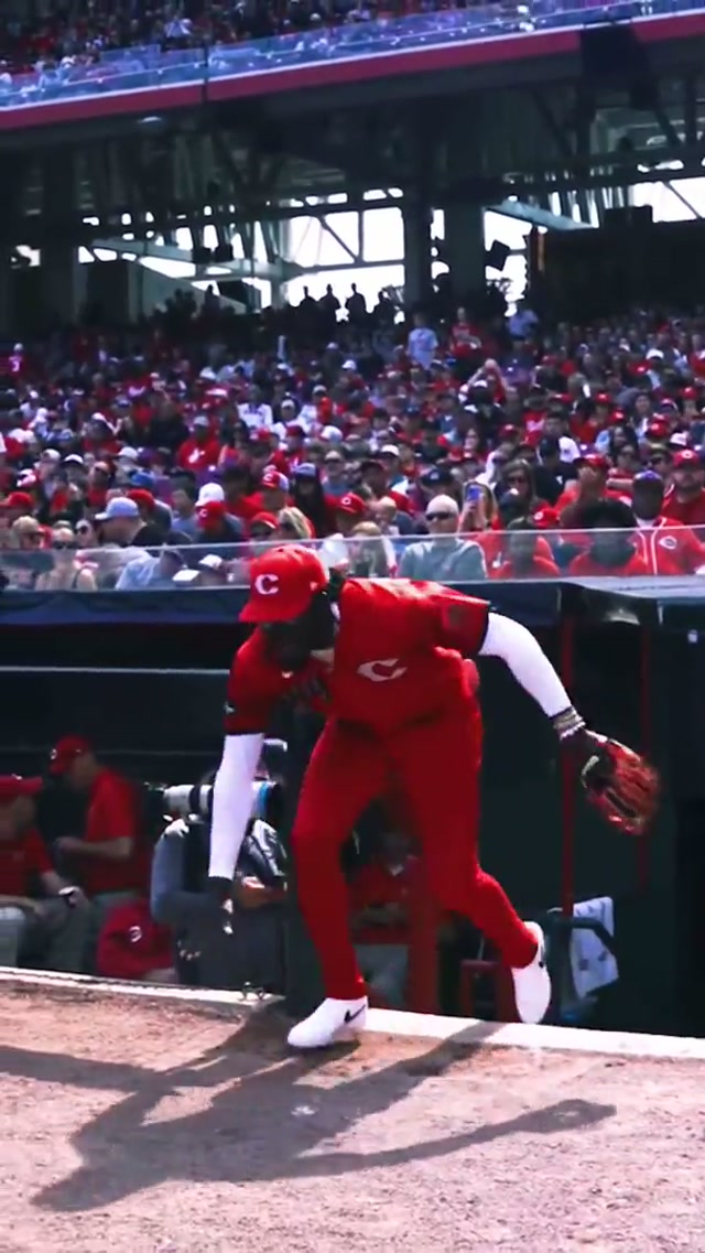 “Mad aura” | #RootedInRed #CityConnect #EllyDeLaCruz 