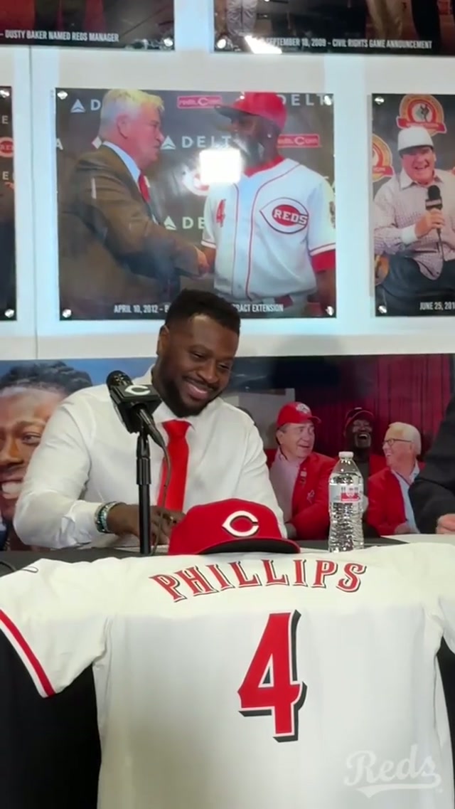 Brandon Phillips is officially a Red 4 Life ❤️ | #reds #BrandonPhillips 