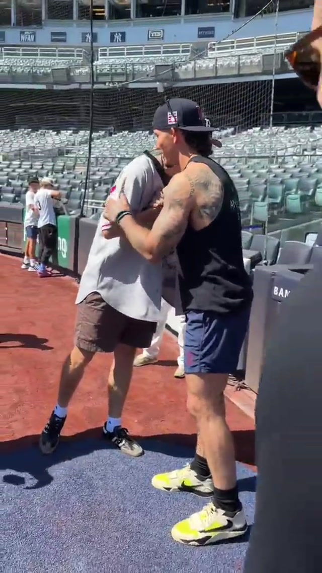 This is 100% your look Connie baby @the summer i turned pretty #thesummeriturnedpretty #tsitp #teamconrad #mlb #redsox 