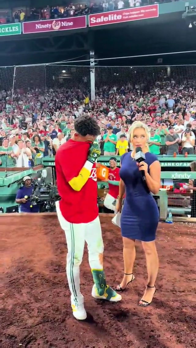 Gatorade now, champagne later. #mlb #celebrate #hype