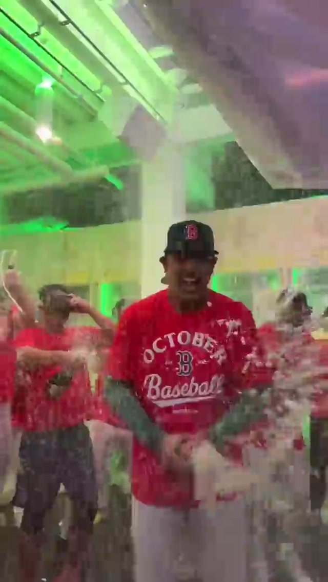 Soaking it all in #mlb #postseason #redsox #bts 