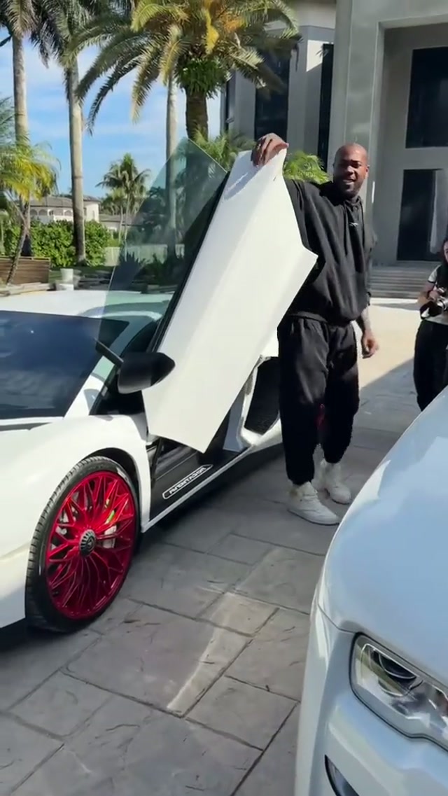 I am speed 🏎️ #MLB #redsox #chapman #lamborghini #aventador 