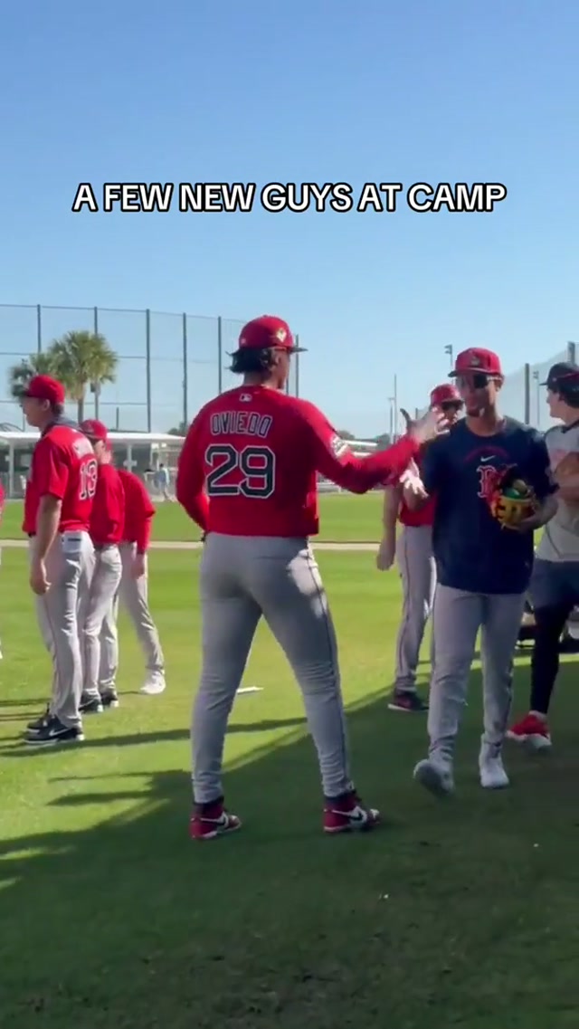 A look at some of the new faces around camp 👀 #MLB #redsox #springtraining #pitchers #new 