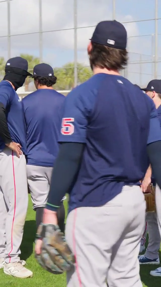 lots of love from Marcelo 🤣 #prank #kiss #mlb #springtraining