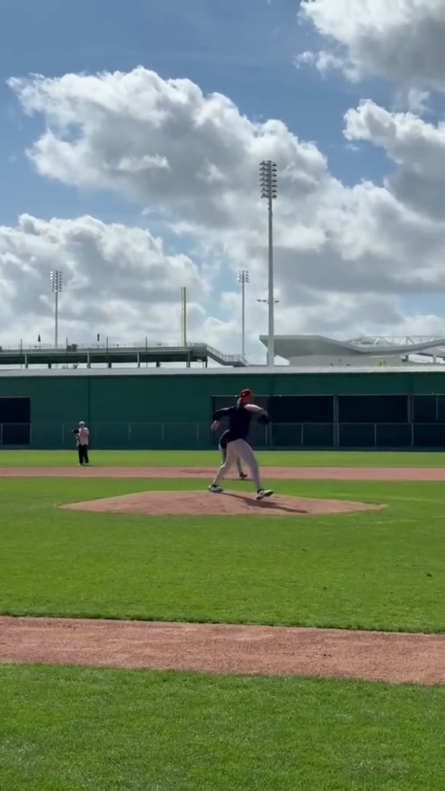 Why are you running? 🏃💨 #MLB #redsox #springtraining #whyareyourunning #pickle 