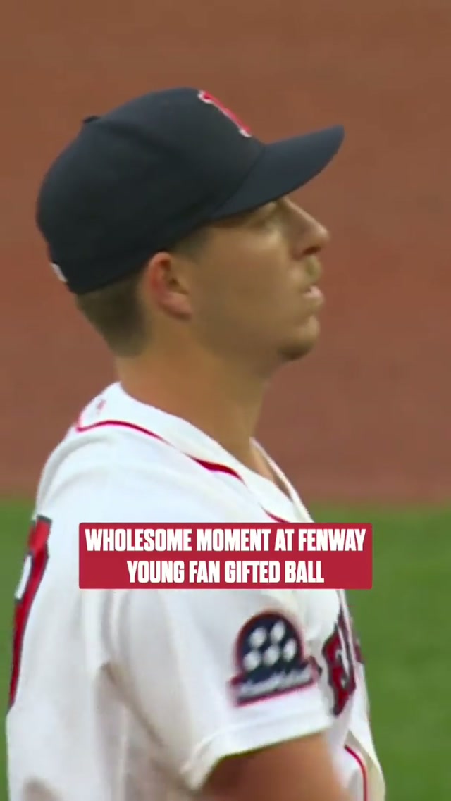 Humans can be so cute sometimes #mlb #redsox #fenwaypark #kids #memories 