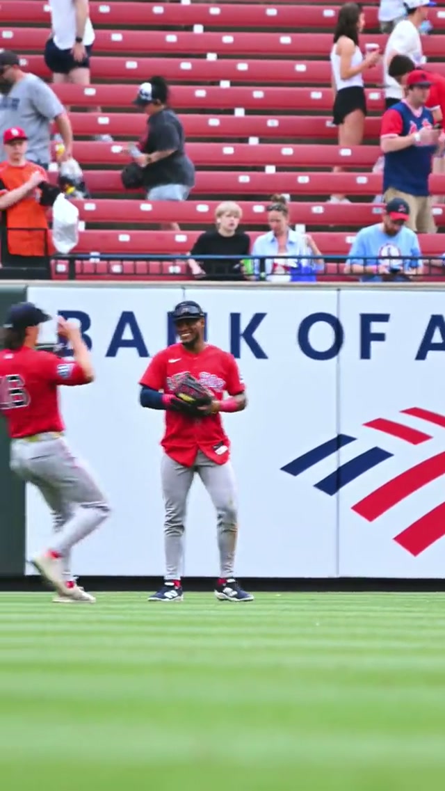 Sometimes all you need is a hug 🫂 #mlb #redsox #hug #friends #cute 