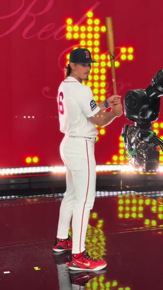 Strike a pose 🎥 #mlb #redsox #jarrenduran #pose #perfect 